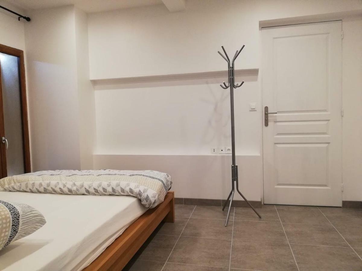 Maison Duplex & Appartement Sur Cour La Ferte-Gaucher Bagian luar foto