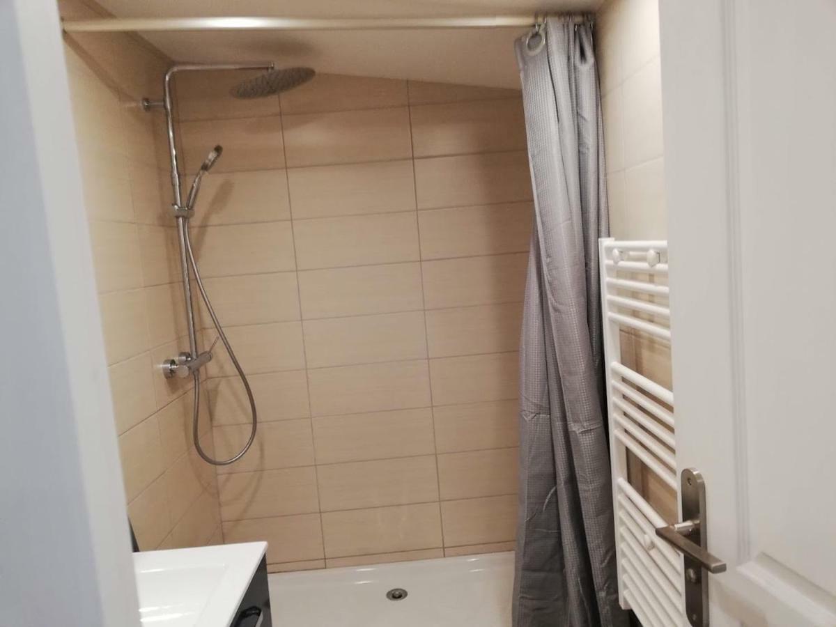 Maison Duplex & Appartement Sur Cour La Ferte-Gaucher Bagian luar foto